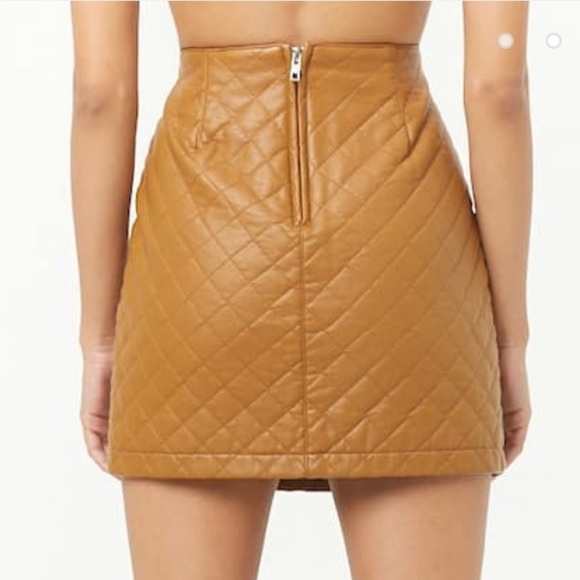 Quilted Faux Leather Mini Skirt - Picture 5 of 6
